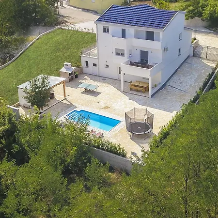 Nyaraló Dalmatina By Interhome *