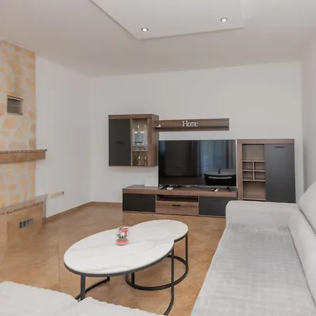 Nyaraló Dalmatina By Interhome Imotski