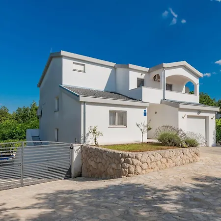 Nyaraló Dalmatina By Interhome